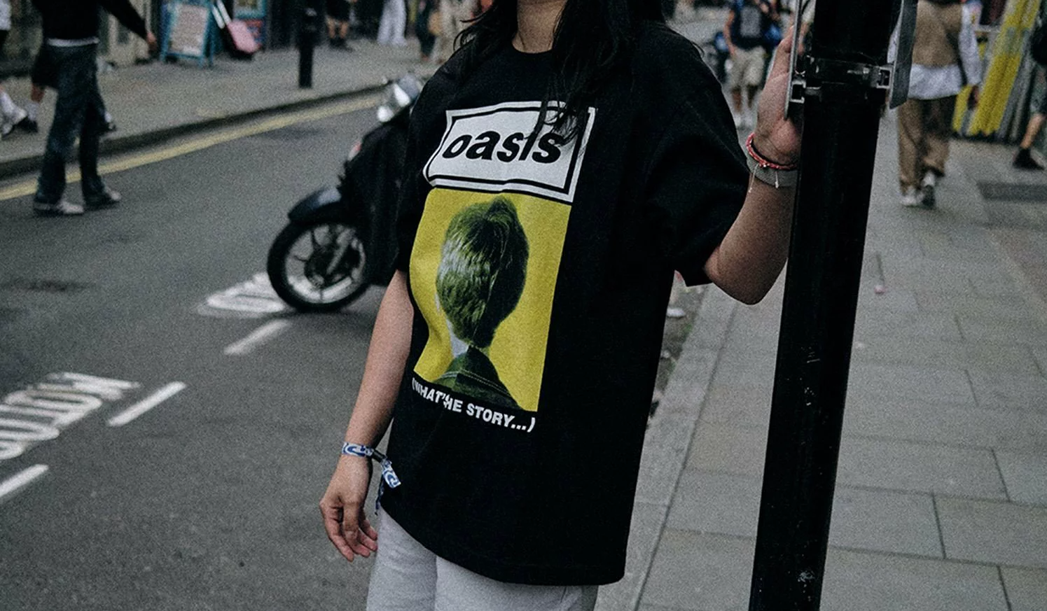 ADAM ET ROPE'からOASISのバンドTシャツが復刻!【予約受付中】